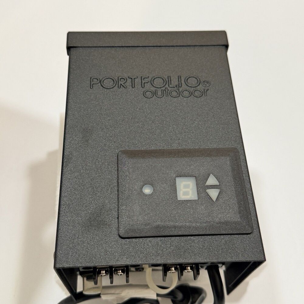 Portfolio 120 Watt 12V Landscape Lighting Low Voltage Transformer Power Pack New - Picture 8 of 9